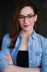 Monica（乔斯琳·德波尔饰演）