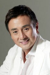 沈父（吴岱融饰演）