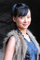 伍味子（杨舒饰演）