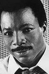 George Dillon（卡尔·韦瑟斯饰演）