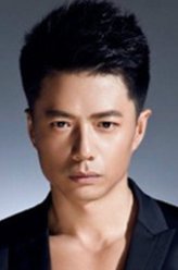 王大群（段奕宏饰演）