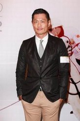 佟吉海（黄德斌饰演）