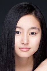 忽那汐里（忽那汐里饰演）