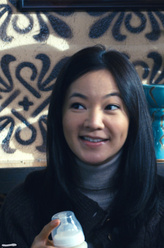 胡芳（阿雅饰演）
