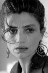 安吉拉·摩琳娜剧照