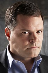 Gordon Rimmer（阿伦·道格拉斯饰演）