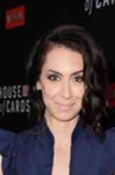 Samar Navabi（莫赞·玛诺饰演）