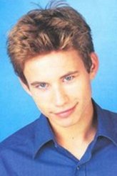 乔纳森·泰勒·托马斯剧照