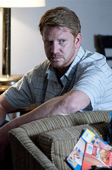 邦奇·多诺万（达什·米霍克饰演）