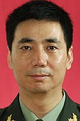 梁父（范明饰演）