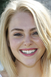 安娜索菲亚·罗伯（安娜索菲亚·罗伯饰演）