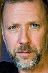 Peter（米卡埃尔·佩斯布兰特饰演）