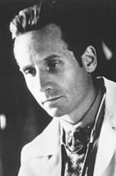 山姆·洛巴兹剧照