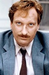 杰弗瑞·琼斯（杰弗瑞·琼斯饰演）