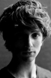 Kieren Walker（卢克·纽伯里饰演）