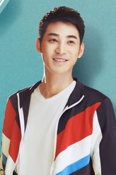 韩东（庞瀚辰饰演）