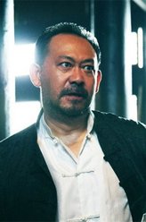 棺材铺掌柜（姜武饰演）