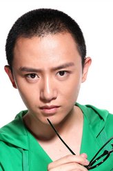 黄天化（杨珑饰演）