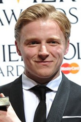 Nikolai Rostov（杰克·劳登饰演）