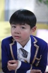 蓝多多（黄誉博饰演）