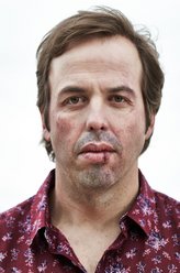 Bear Gerhardt（安格斯·桑普森饰演）