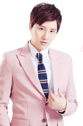 马克（杨逸飞饰演）