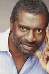 阿非莫·奥米拉（阿非莫·奥米拉饰演）