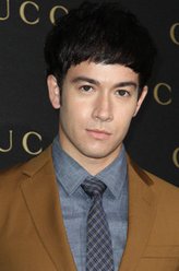 纪亚文（纪亚文饰演）