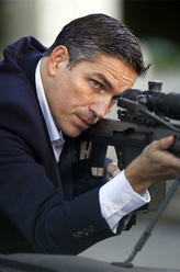 吉姆·卡维泽剧照