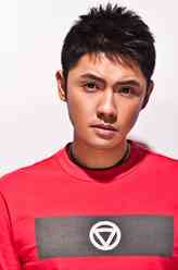 林晖（高郡伟饰演）