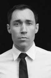 Glenn Kenneth（斯蒂格·弗洛德·亨里克森饰演）