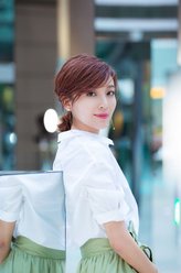 乔娜（高晓菲饰演）