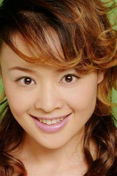 龙小雪（崔奕饰演）