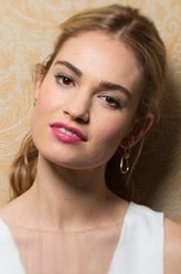 Lady Rose MacClare（莉莉·詹姆斯饰演）