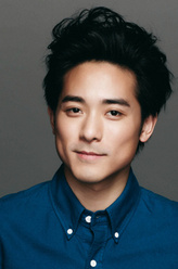 Alex（林德信饰演）