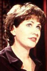 朱丽亚·斯维尼（朱丽亚·斯维尼饰演）