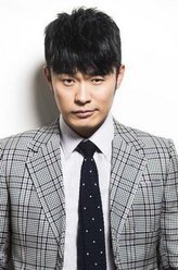 牛顿（陈赫饰演）