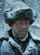 王福民（储智博饰演）